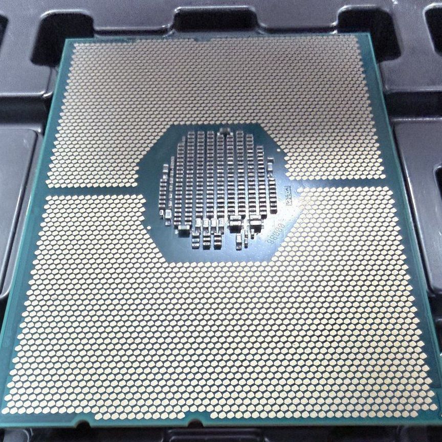 [SR3B2] Процессор Intel Xeon Gold 6136 Sr3b2