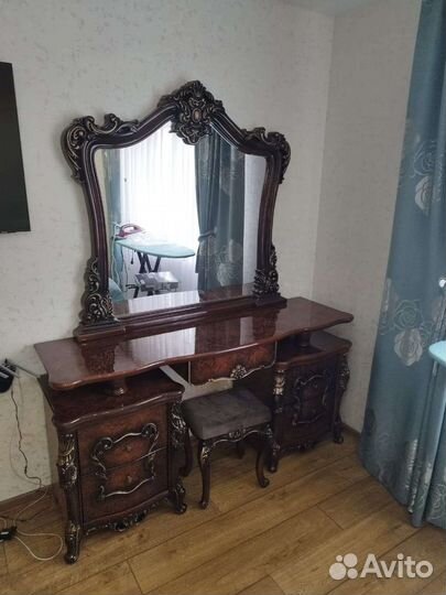 Туалетный столик с зеркалом бу
