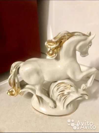Статуэтка, Фарфоровый конь