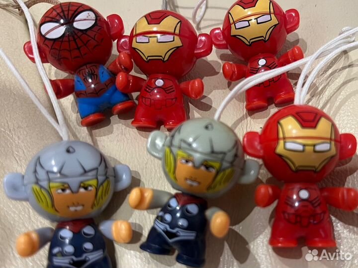 Игрушки из киндера супергерои Марвел