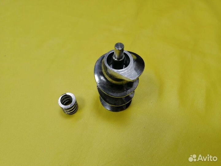 Шнек для мясорубки Polaris с пружиной