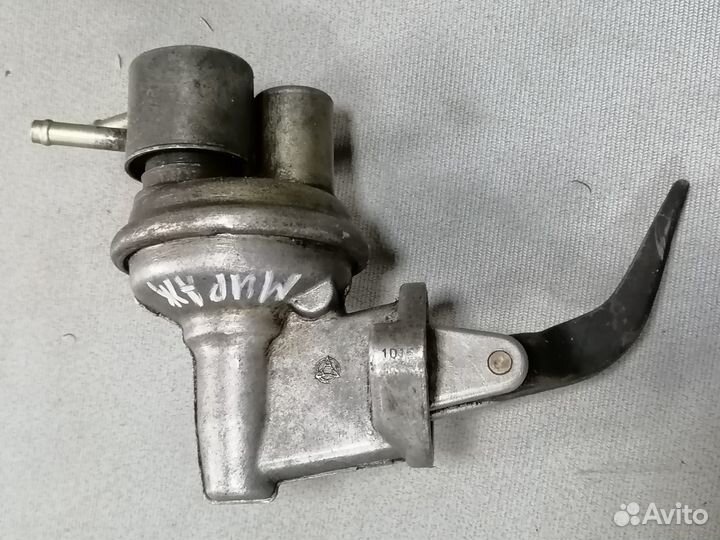 Бензонасос механический Mitsubishi Mirage 1991