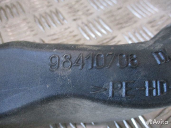 Воздуховод Iveco 98410706