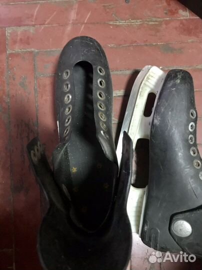 Хоккейные коньки salvo