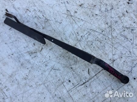 Поводок стеклоочистителя передний