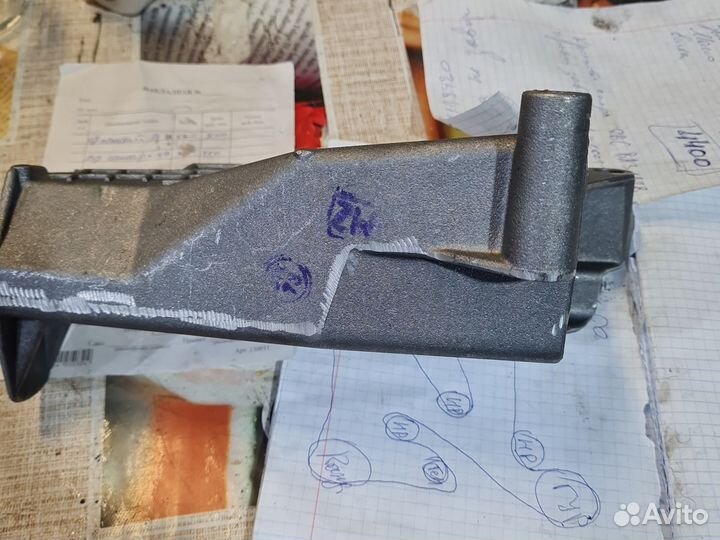 Кранштейн опоры двс ваз 1118 правый