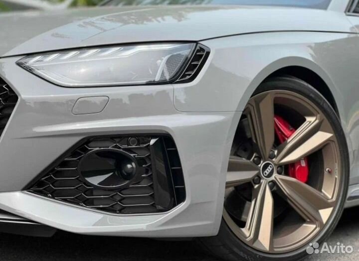 Передний бампер Audi A4 B9 RS4 2021