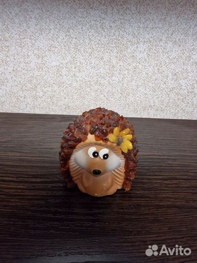 Статуэтка фигурка с янтарём Ёжик