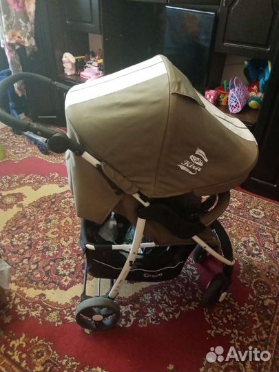 Прогулочная коляска