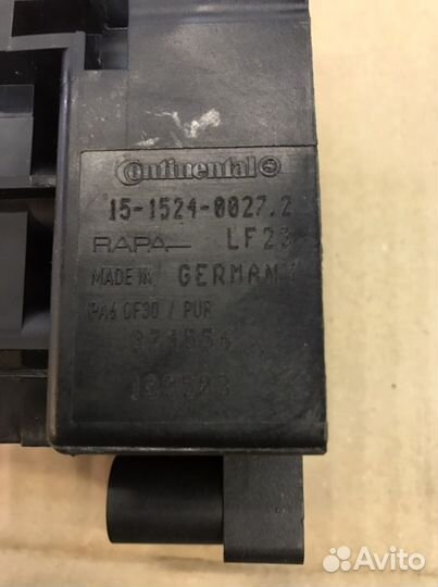 Блок клапанов пневмоподвески VW Toureg 10-18 (NF)