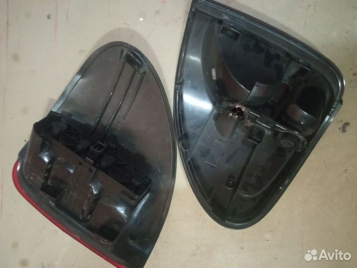 Фонарь задний Додж caravan