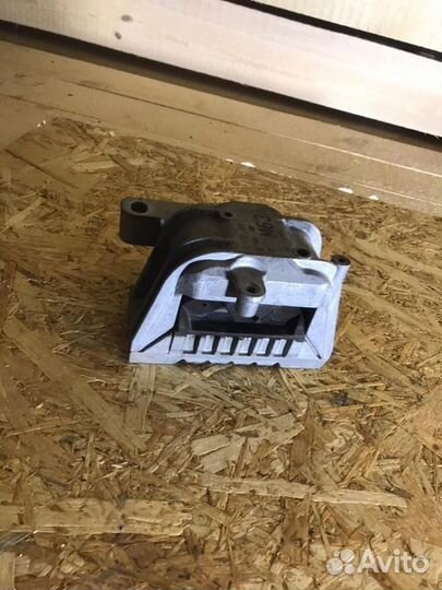 Подушка двигателя правая Volkswagen Jetta 6 CPR