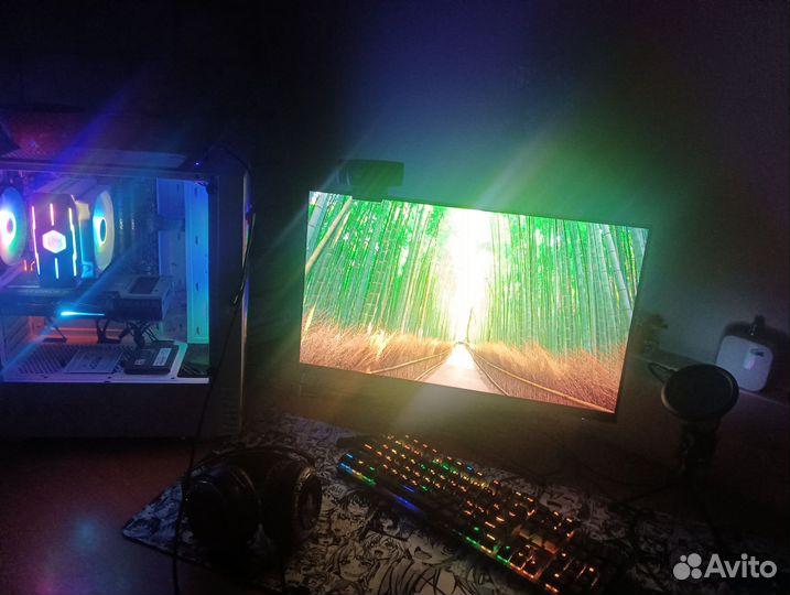 Игровой компьютер с монитором