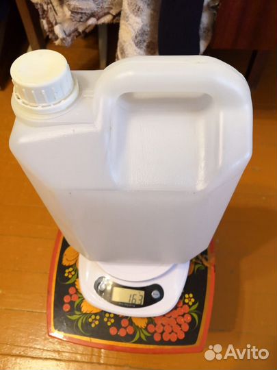 Канистра для воды 5 литров (пластмасса)