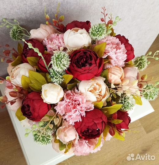 Искусственные цветы, цветочные композиции в кашпо