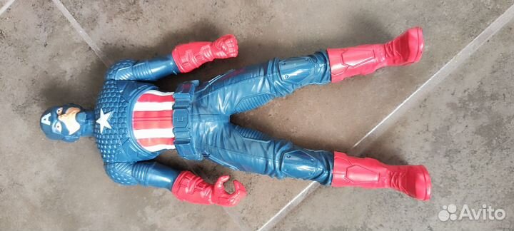 Капитан Америка игрушка человечек