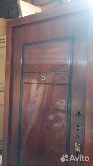 Двери входные железные б/у