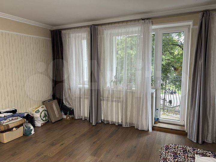 2-к. квартира, 76 м², 2/6 эт.