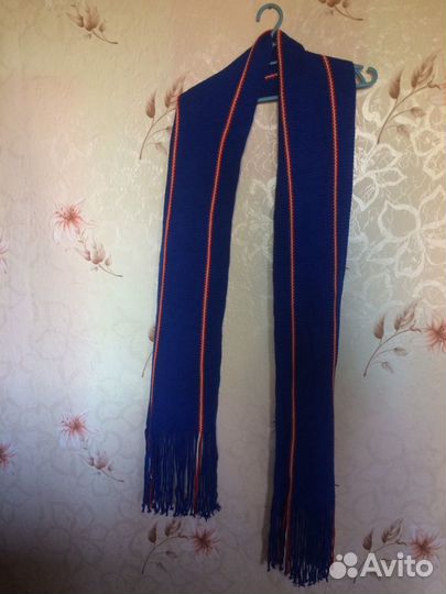 Синий тёплый зимний шарф с полоской