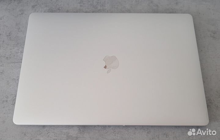 MacBook Pro 16