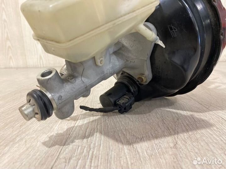 Вакуумный усилитель тормозов Mercedes Benz C230