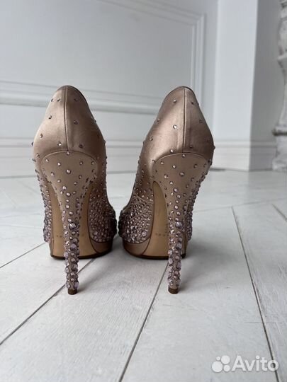 Безумной красоты туфли casadei 39р