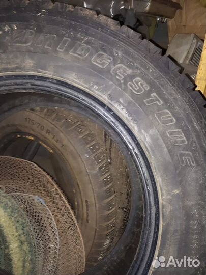 Bridgestone Blizzak Ice 265/65 R17