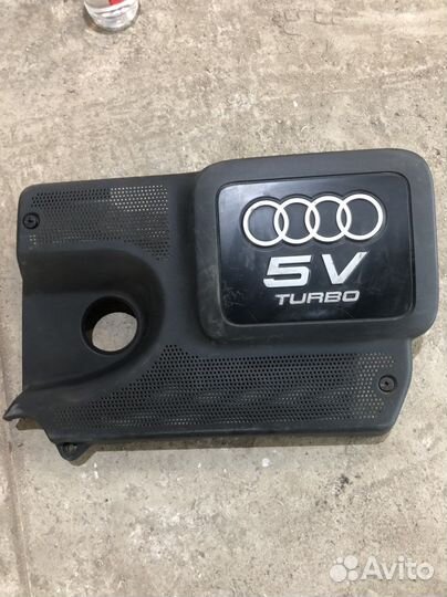 Декоративная накладка двигателя VAG