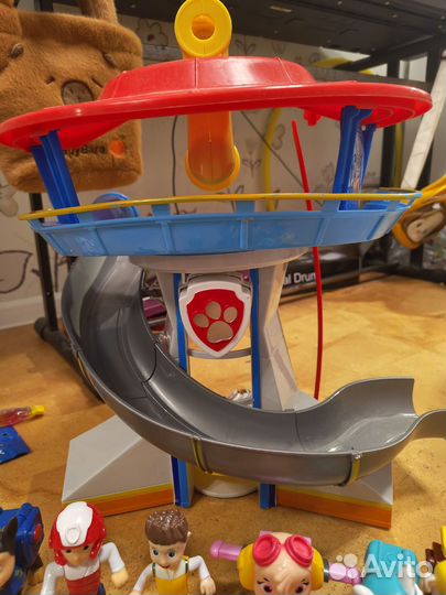 Щенячий патруль база и щенки