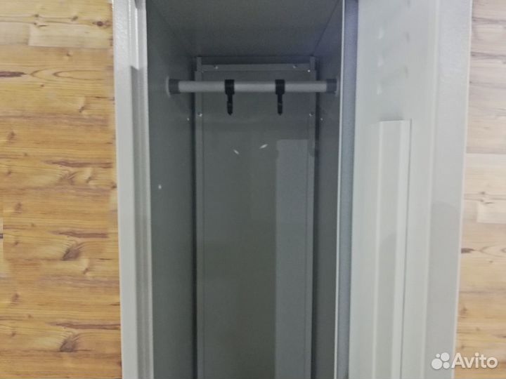 Односекционный шкаф для одежды шрм12 в наличии