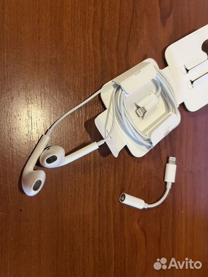 Наушники apple