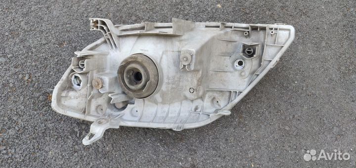 Фары Toyota Corolla 2002 NZE120