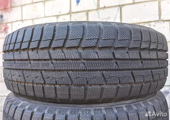 Toyo Winter Tranpath TX 215/60 R17 96Q
