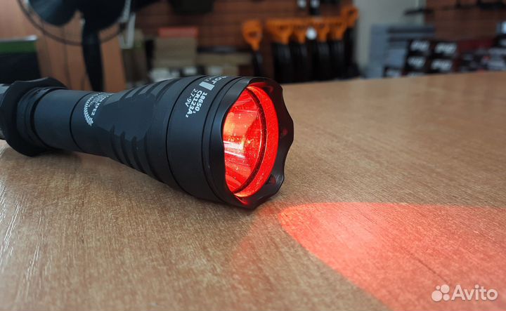 Фонарь Armytek Predator v3 XP-E2 Red