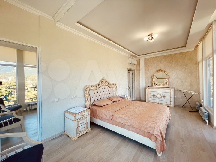 2-к. квартира, 86,4 м², 8/10 эт.