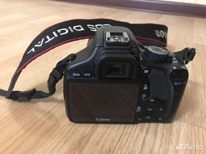 Зеркальный фотоаппарат Сanon 550 D