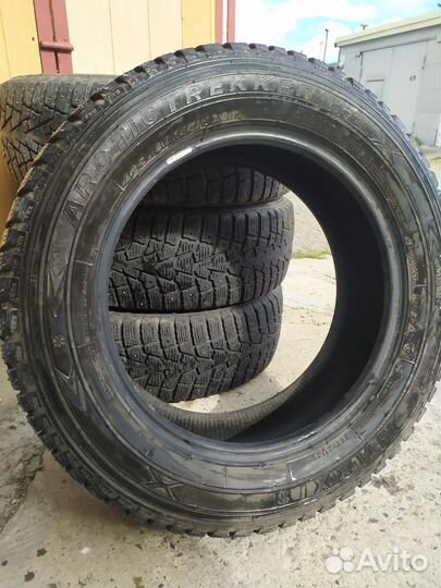 Maxxis ArcticTrekker NS3 225/60 R17