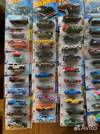 Hot wheels машинки кейсы 2023 года