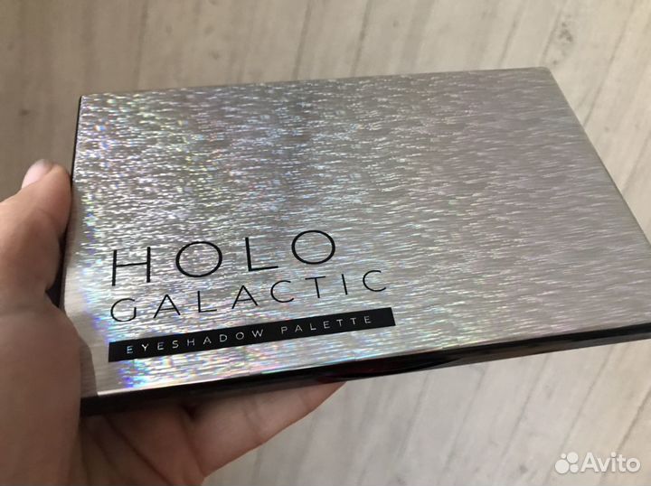 Новая голографическая палетка теней Holo Galactic