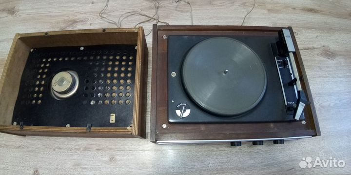 Проигрыватель riga с колонкой