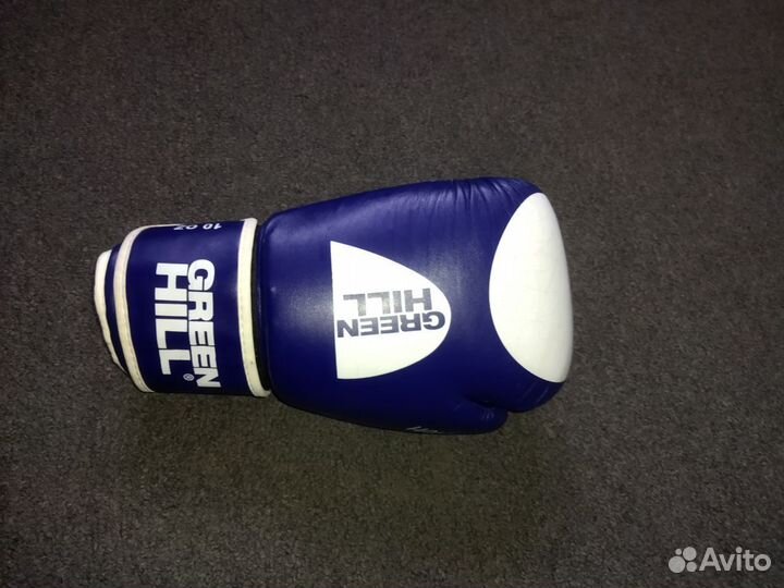 Боксерские перчатки 10 oz