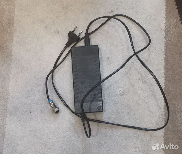 Зарядное устройство для электросамоката