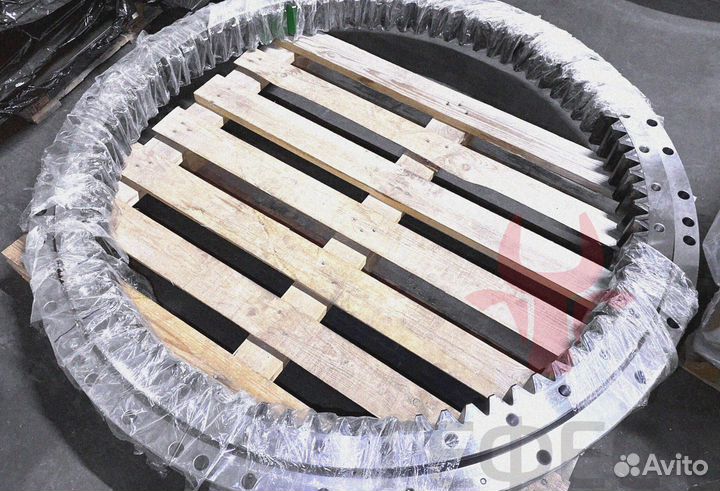 Опорно-поворотный круг Hitachi ZX240-3 9245728