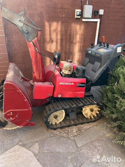 Снегоуборщик гусеничный honda hibrid HS980 I