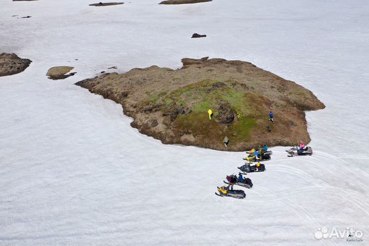 Туры по Камчатке. Летом на снегоходах на вулкан