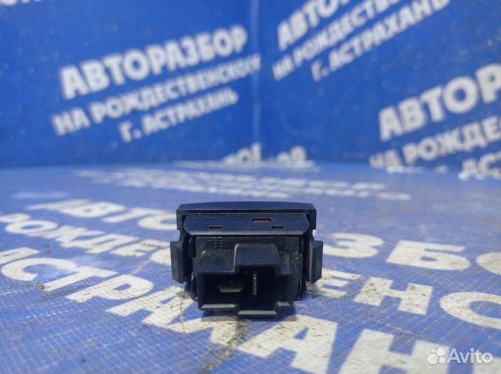 Кнопка блокировки замка двери Geely Mk седан