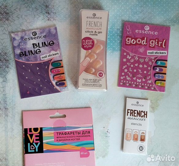 Набор с накладными ногтями Essence