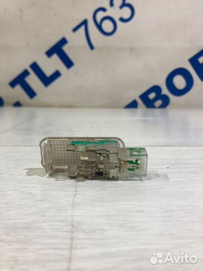 Плафон багажника skoda yeti 1.2 DSG