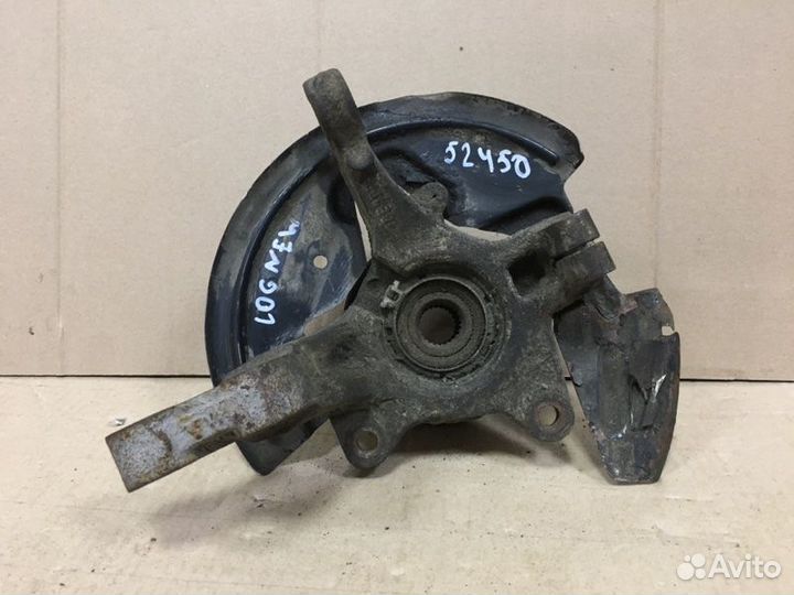 Кулак передний правый Renault Logan 1