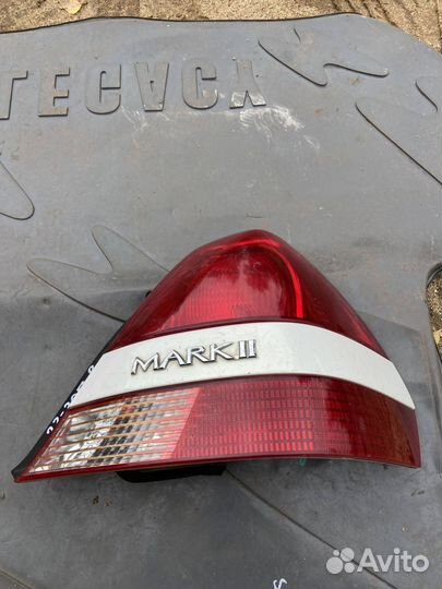 Стоп-сигнал Toyota Mark II дорест/рест